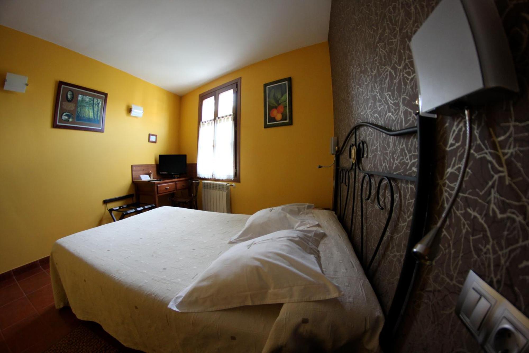 Hotel Rural Cuartamenteru Poo De Llanes Exterior photo