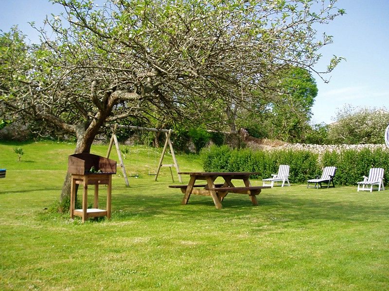 Hotel Rural Cuartamenteru Poo De Llanes Exterior photo